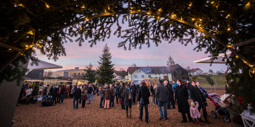 Eingang zum Adventmarkt | © René van Bakel 