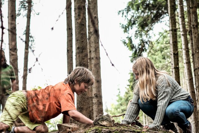 Sommercamp für Naturkinder - Spuren von Waldbewohnern lesen | © SONNENTOR