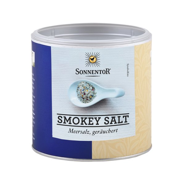 Foto einer kleinen Gastrodose Smokey Salt. Auf der Dose ist ein weißer Löffel mit buntem Salz zu sehen.
