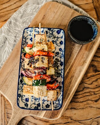 Gemüse Tofu Spießchen Sonnentor Silvester | © SONNENTOR