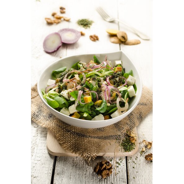 Vogerlsalat mit Schafkäse
