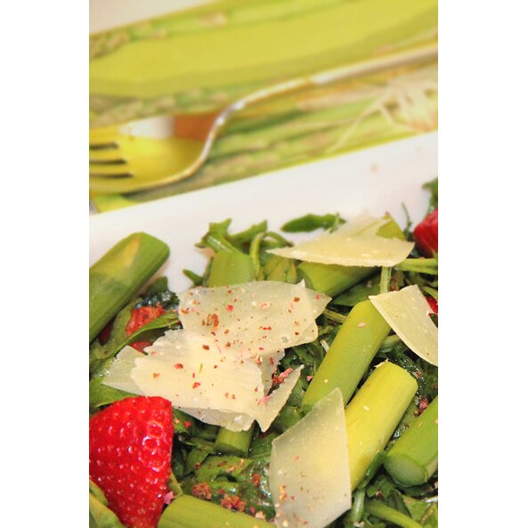 Spargelsalat mit Erdbeeren