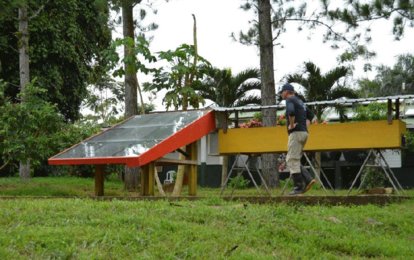 Auf dem Foto sieht man eine österreichische Solartrocknungsanlage in Nicaragua. | © SONNENTOR