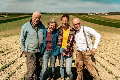 Johannes Gutmann bei Familie Schmidt | © SONNENTOR