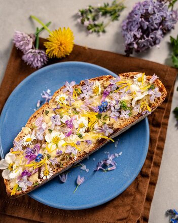 Blüten-Butterbrot  | © SONNENTOR