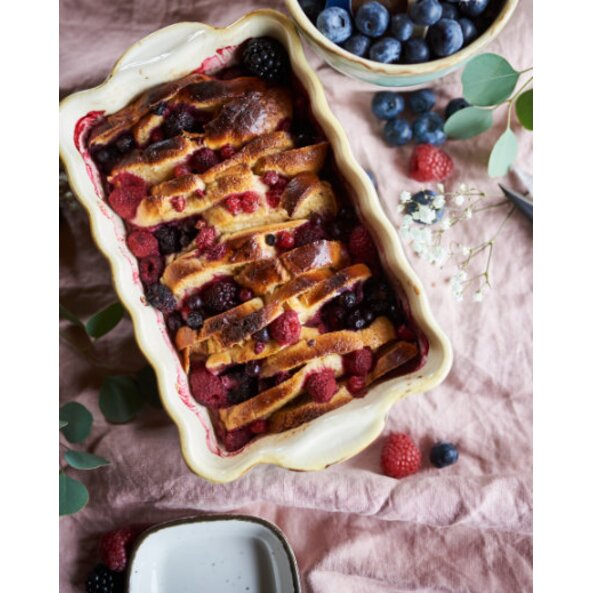 Scheiterhaufen mit bunten Beeren