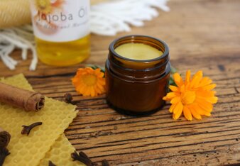 Balsam für Haut und Lippen selbst gemacht | © SONNENTOR